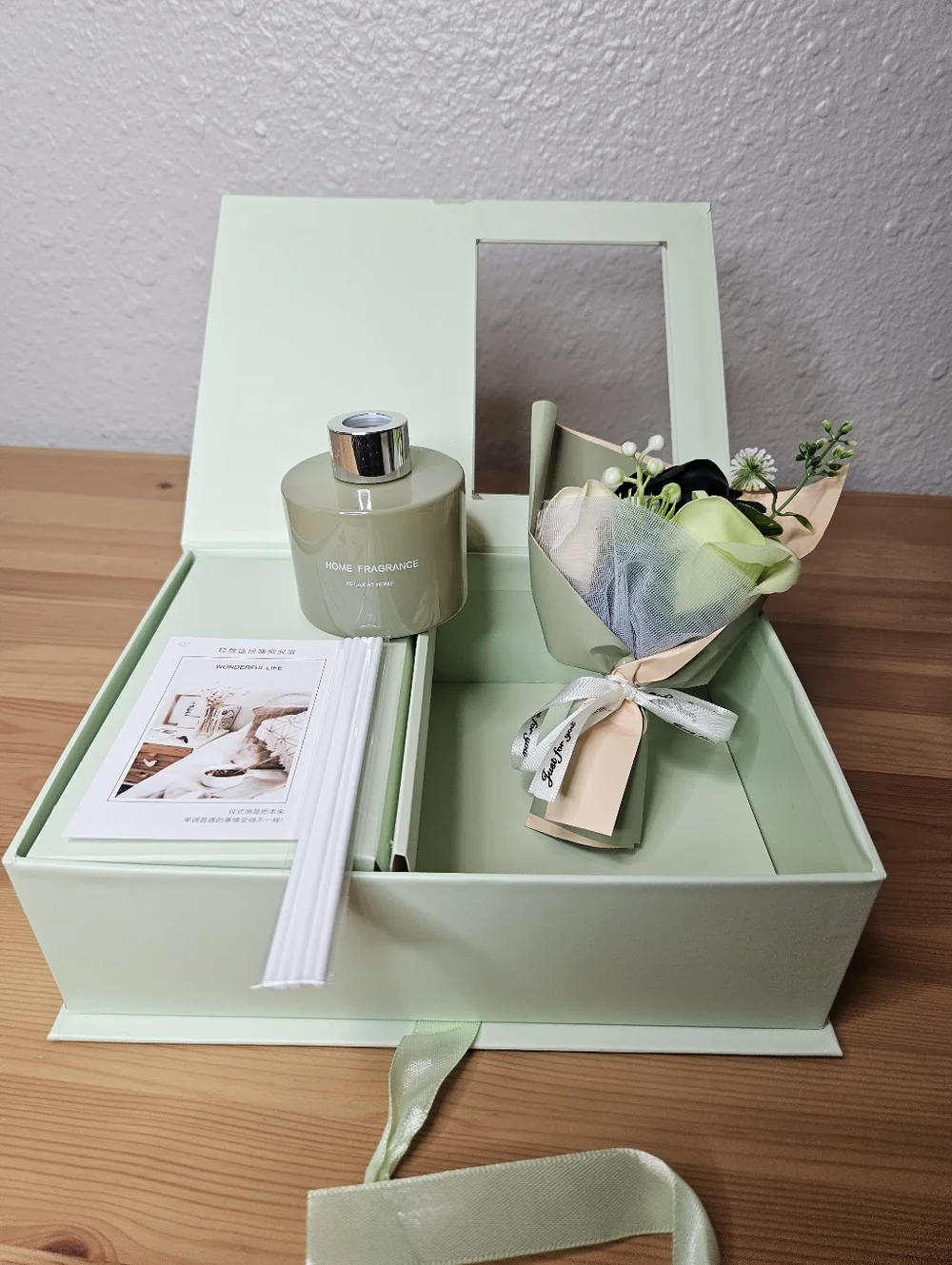 Luxury Gift Box with Reed Diffuser & Soap Flower Bouquet – Lily Of The Valley